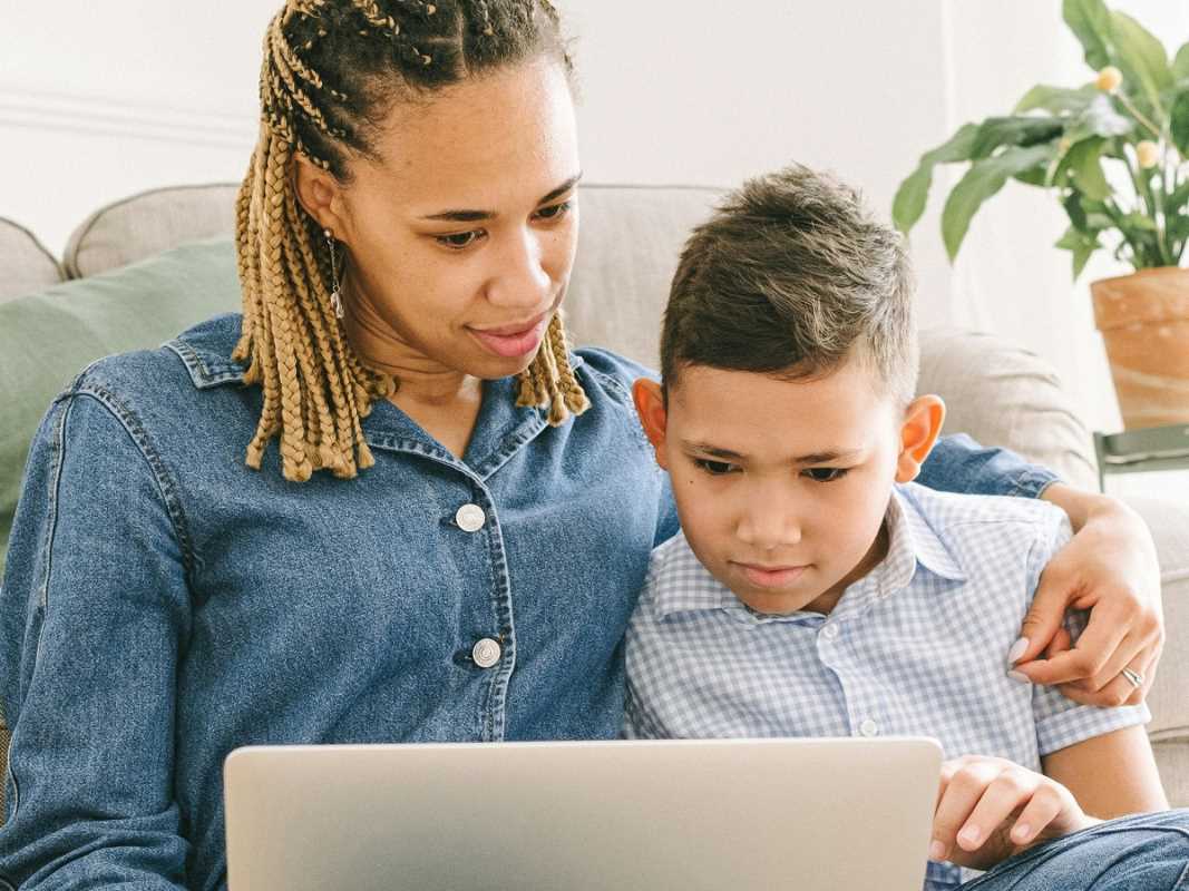 Balancing Remote Work & Parenting: Tips from Experts